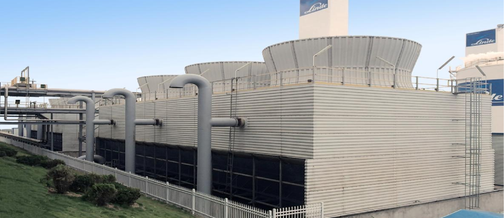 <strong>硬核密碼：深度揭秘冷卻塔填料硬度對(duì)壽命與效率的隱形控制</strong>