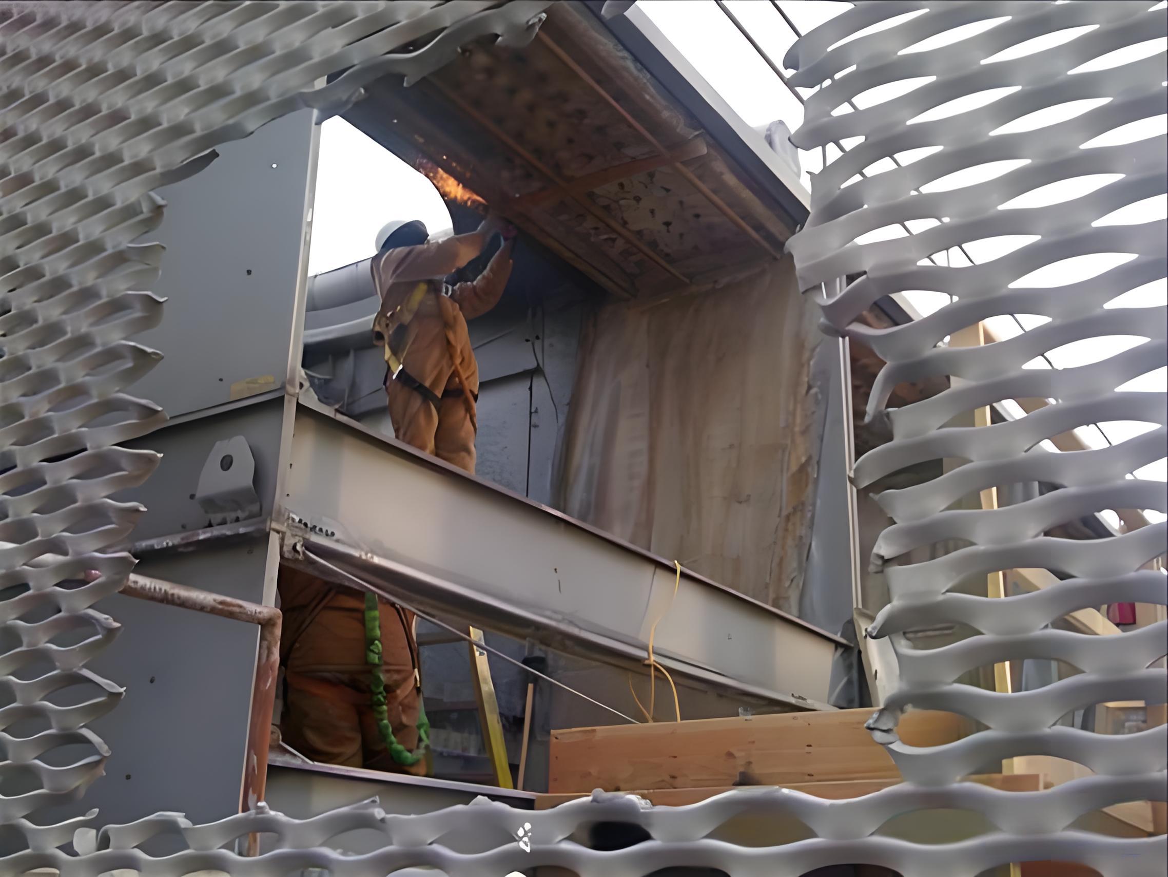 <strong>工業(yè)冷卻塔填料更換：</strong>