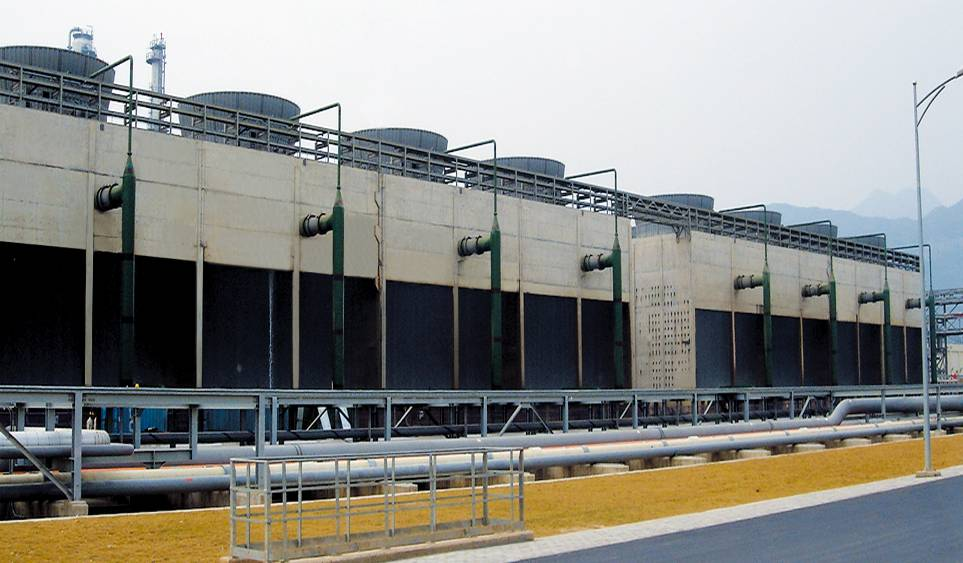 <strong>冷卻塔填料漏水引發的系統性災難：從“隱形潰堤”到生產停擺的全鏈條解析</strong>