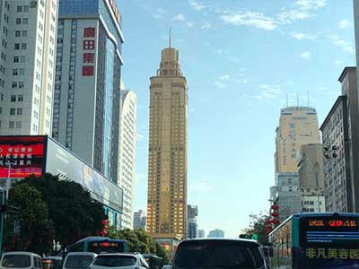 商務(wù)中心大廈冷卻塔