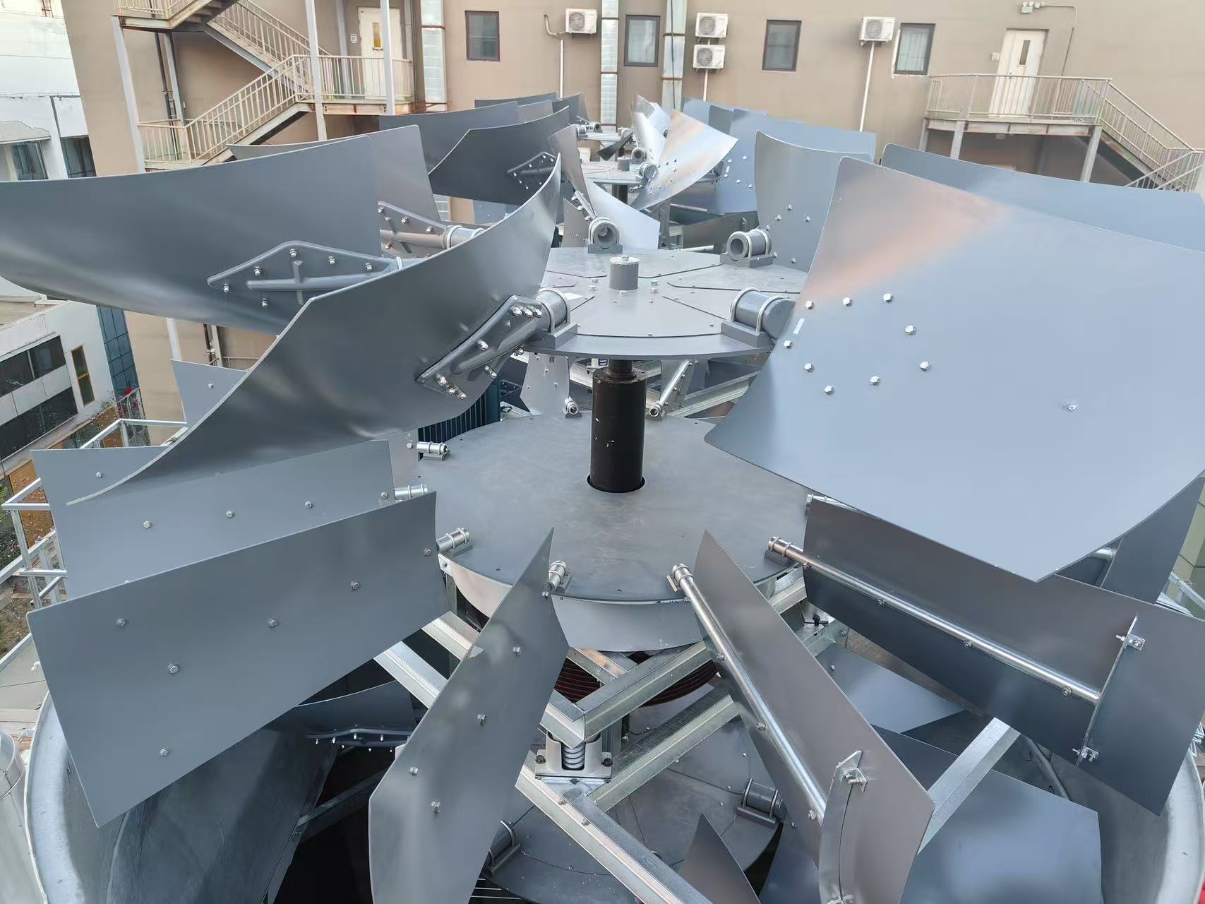 <strong>深刻剖析冷卻塔填料風(fēng)速的精準(zhǔn)調(diào)控：平衡冷卻效率、能耗與飄滴損失的核心</strong>