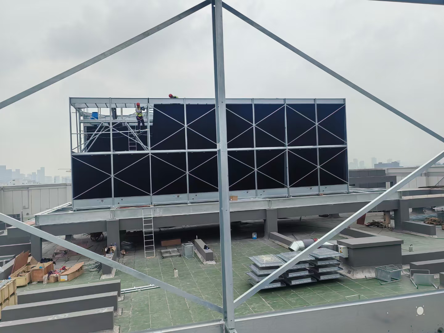 工業冷卻塔填料承載力深度解析：從結構力學到選型標準的承重安全評估與失效預防指南