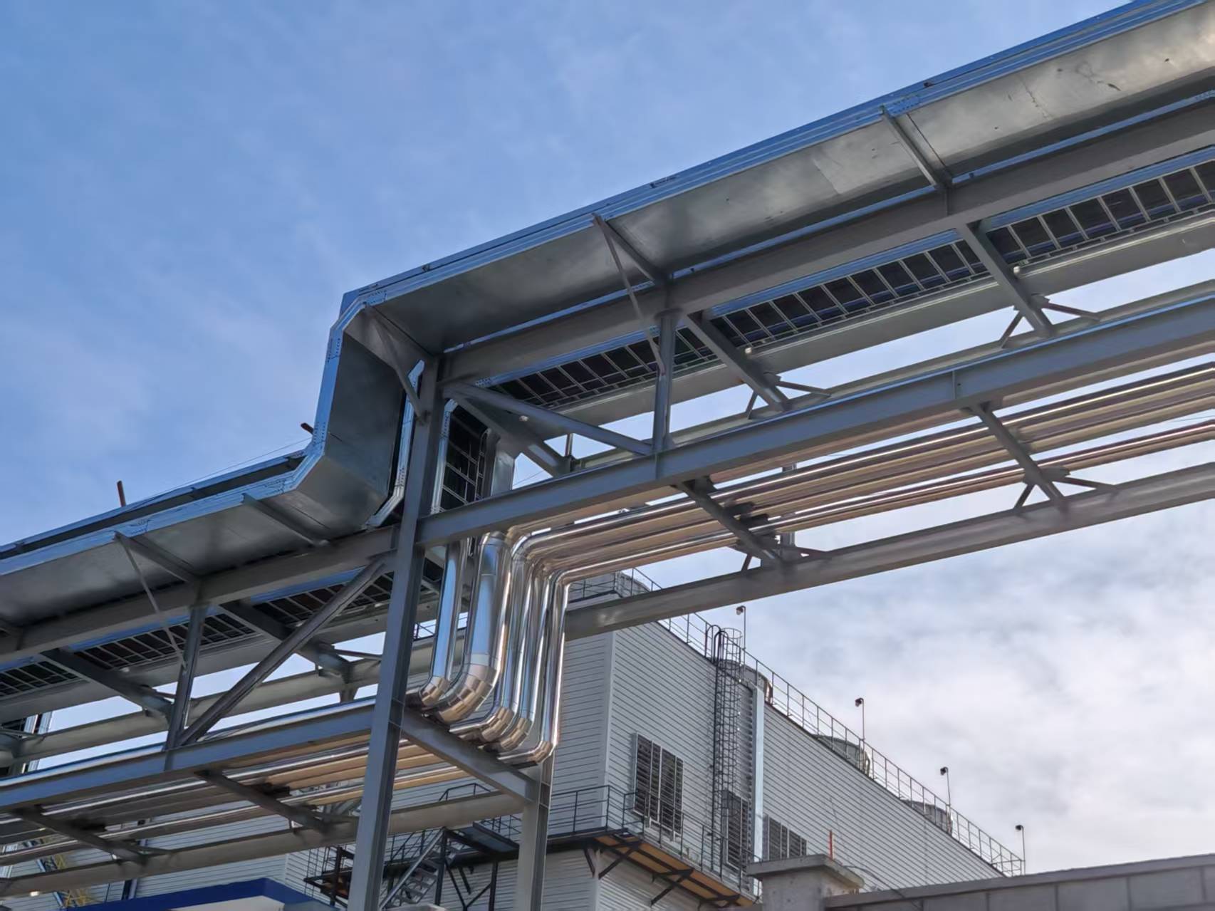 <strong>冷卻塔填料如何維修才能多用幾年：深度解析全生命周期維護(hù)策略與關(guān)鍵修</strong>