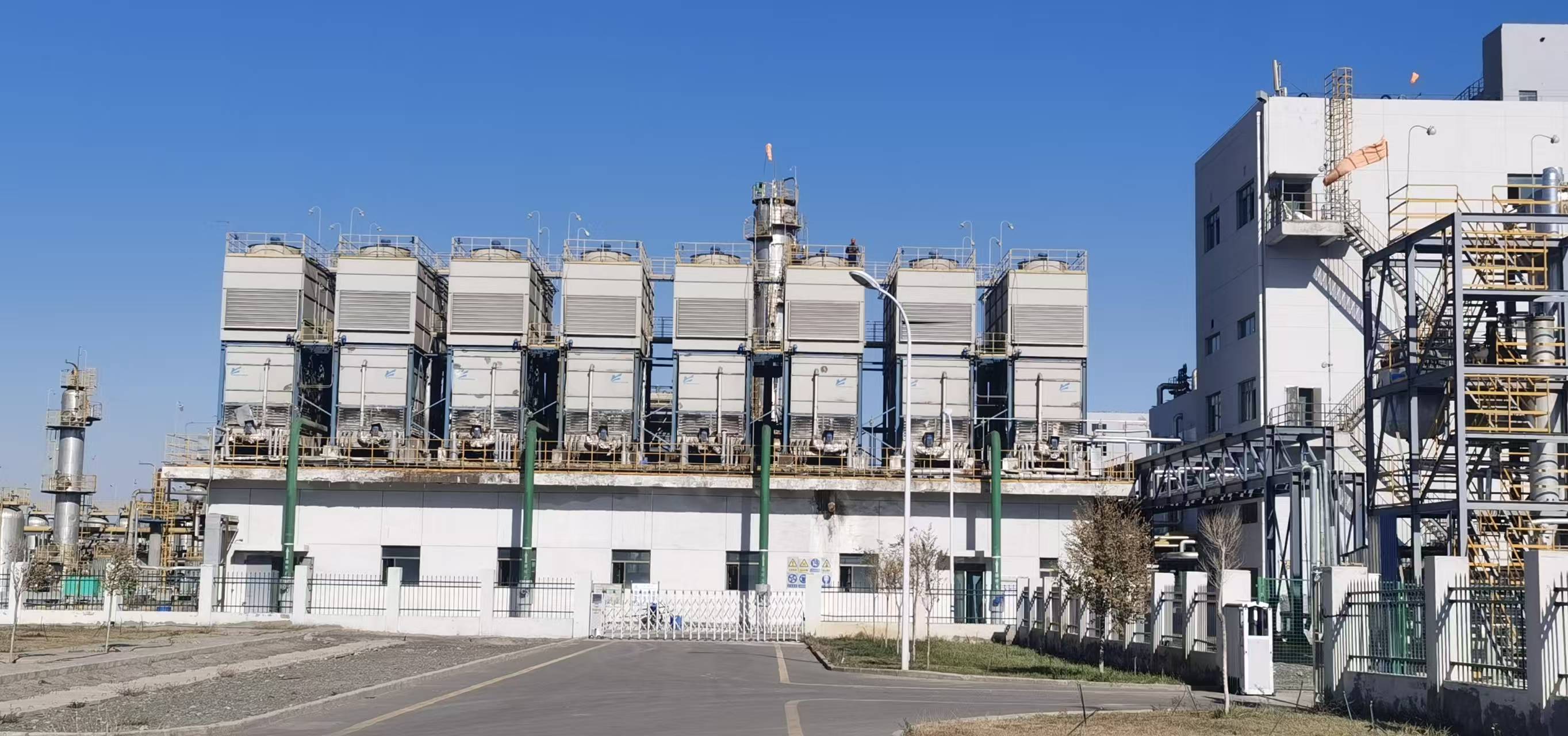 <strong>工業冷卻塔填料改性聚氯乙烯（PVC）材質：從分子共聚到耐候增強的深度技術解</strong>