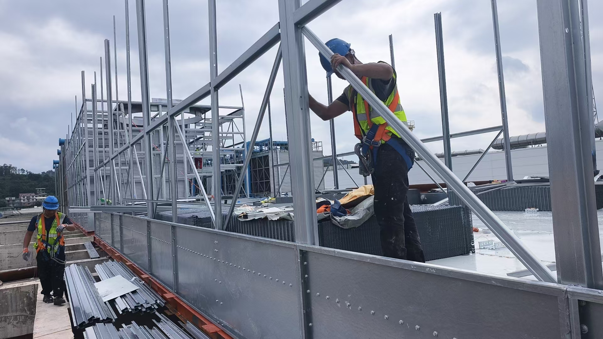 工業冷卻塔填料阻燃性深度解析：從材料科學到消防驗收的安全防線構建指南