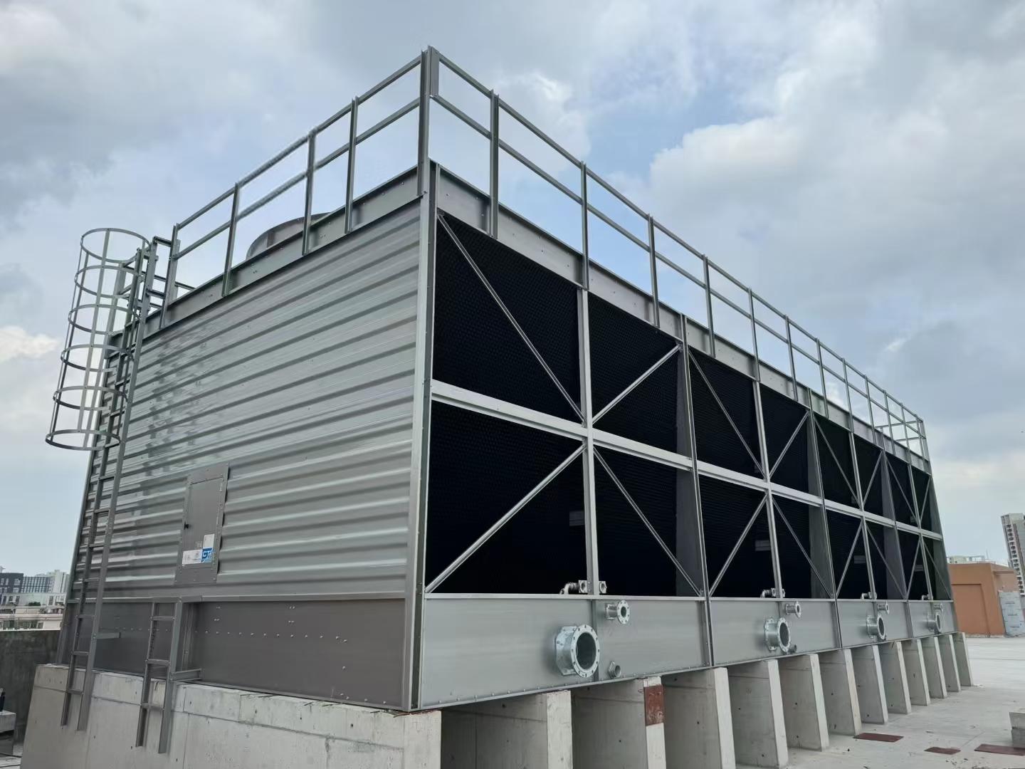 <strong>生物粘泥的化學圍剿戰：深度解析怎么樣添加藥劑能防止冷卻塔填料粘泥的協</strong>