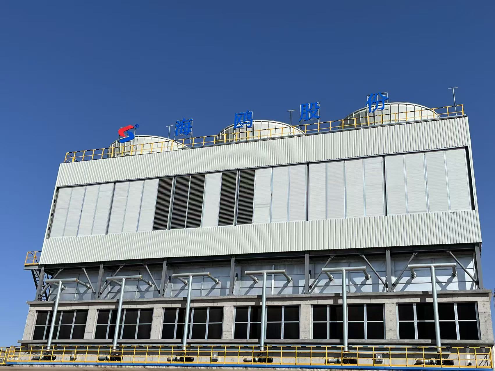 <strong>工業冷卻塔維修廠家全流程服務指南——從故障診斷到高效修復的實戰解</strong>