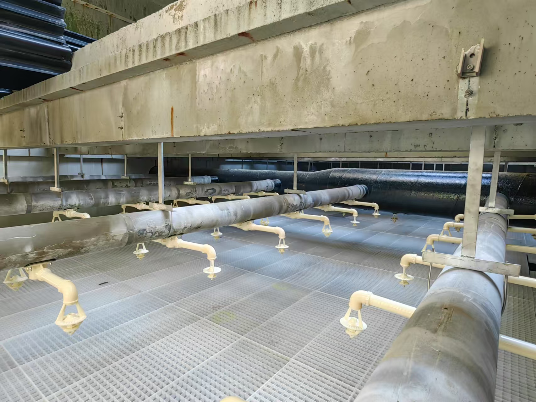 <strong>冷卻塔填料沖洗技術全解析：從工藝優化到智能運維體系構建——打造高效冷</strong>